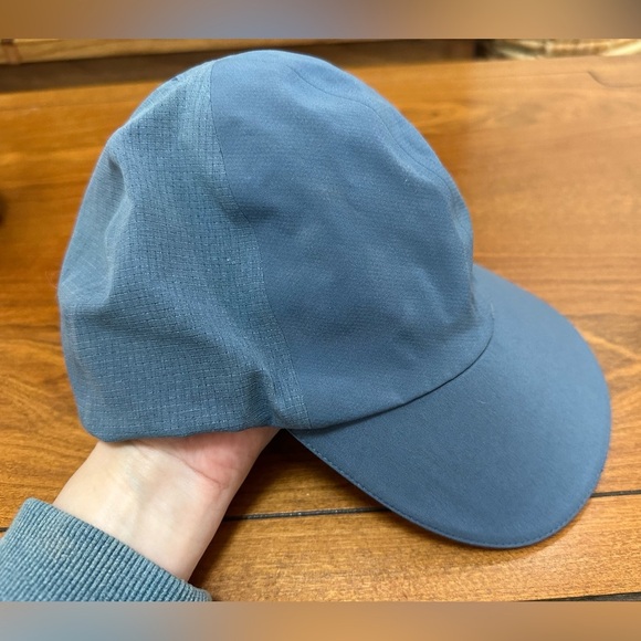 Lululemon Fast and Free Run Hat – Trench Blue / Reflective OS - Picture 2 of 6
